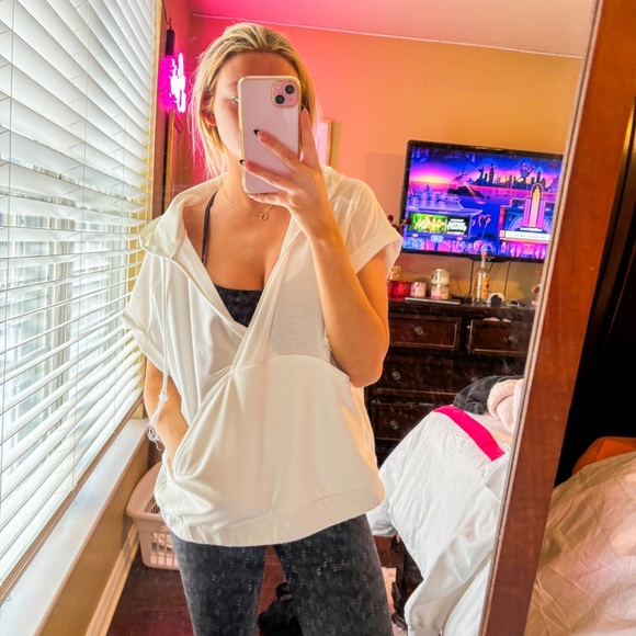White athletic top - Picture 1 of 2